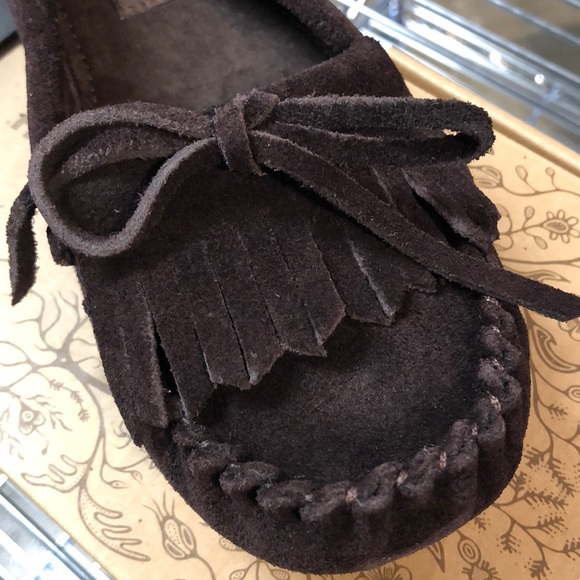 Manitobah Sunshine Moccasins Dark Brown - Picture 4 of 4